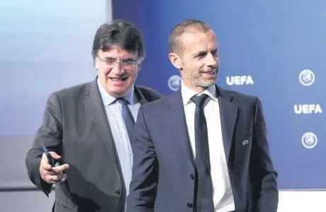 emre-mor-icin-kritik-gun-menajeri-nima-modyr-fenerbahceli-kurmaylarla-bir-araya-gelecek-1656197749121.jpeg Emre Mor için kritik gün! Menajeri Nima Modyr, Fenerbahçeli kurmaylarla bir araya gelecek-6