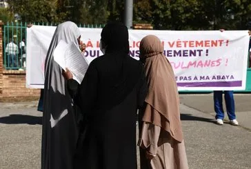 Fransa’da Müslümanlar protesto düzenledi