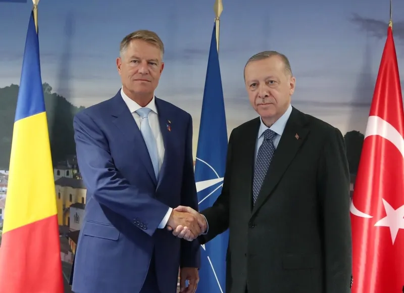baskan-erdogan-romanya-cumhurbaskani-klaus-ile-gorustu-1713541565050.jpeg Başkan Erdoğan, Romanya Cumhurbaşkanı Klaus ile görüştü-2