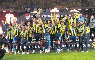 Fenerbahçe’nin Olimpiyat’ta Galatasaray’ı yıkıp geçtiği Süper Kupa’yı müzesine taşıdığı dev derbiyi  tüm Türkiye ATV’den takip etti