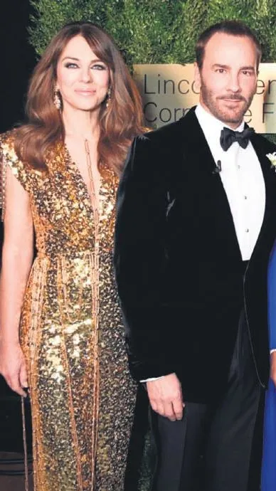 Dünyaca ünlü İngiliz aktris Elizabeth Hurley Türk şıklığıyla ışıldadı