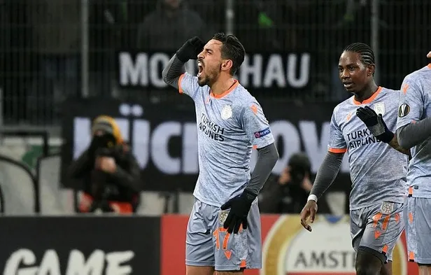 Medipol Başakşehir muhteşem geri dönüşle turladı! Mönchengladbach 1-2 Başakşehir (MAÇ SONUCU)-4