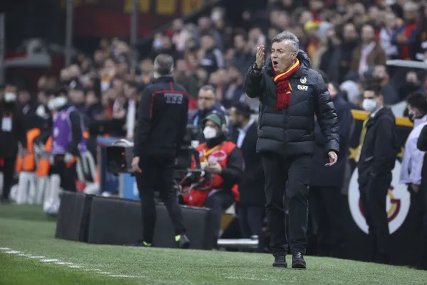 galatasarayda-domenec-torrent-topun-agzinda-goztepe-macinda-kotu-sonuc-alinirsa-yollanacak-1644743709028.jpg Galatasaray'da Domenec Torrent topun ağzında! Göztepe maçında kötü sonuç alınırsa yollanacak-2