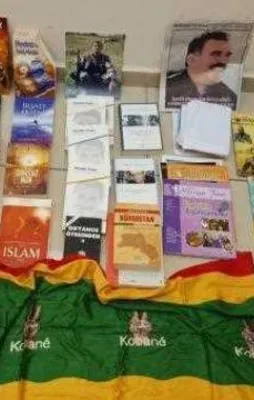 Gülen'in kitapları ile Öcalan posteri yanyana