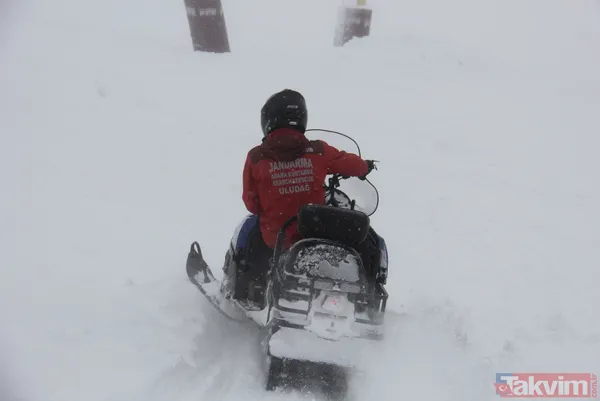 Uludağ'da kar yağışı iki gündür devam ediyor! Otomobiller kayboldu - 20