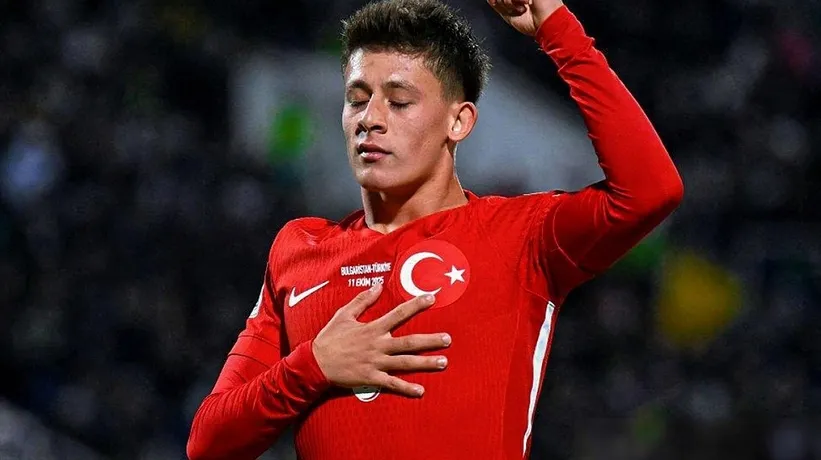 Arda Güler sezon yorgunluğunu Duru Nayman’la attı: Bodrum tatilinde genç aşıkların çok konuşulan eğlencesi