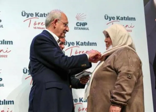 Rozetini Kemal Kılıçdaroğlu takmıştı! CHP’nin üyelik tiyatrosu yalan çıktı-5