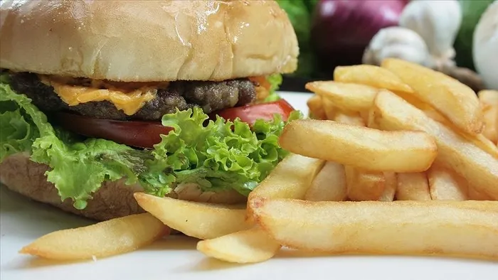 ici-yumusacik-disi-citir-agizda-dagilan-patates-kizartmasi-tarifi-denemeyen-bin-pisman-oluyor-1703144402515.jpg İçi yumuşacık dışı çıtır ağızda dağılan patates kızartması tarifi! Denemeyen bin pişman oluyor-5