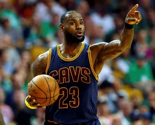 LeBron James’in evine ırkçı saldırı