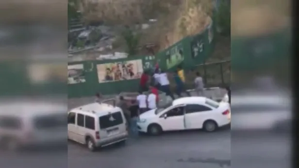 Beylikdüzü'nde pompalı tüfekli, bıçaklı kavga kamerada-2