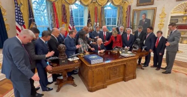 Oval Ofis'te Evanjelik ayini: Trump için göksel bilgelik istediler