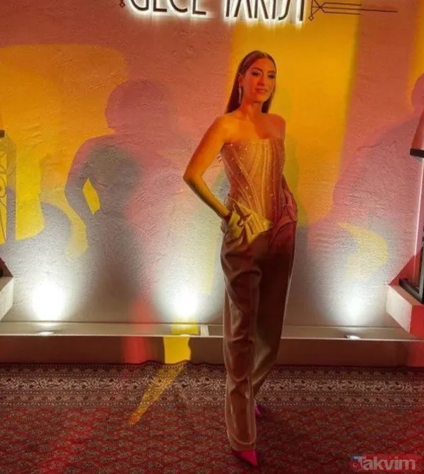 Hazal Kaya pantolonunun fermuarı açık tarzıyla şaşkına çevirdi! Dansı sosyal medyada olay oldu - 3