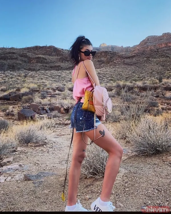 Kısmetse Olur'un Cansel'inden yatakta olay video! 'Noel Anne' oldu yarı çıplak haline sosyal medyada yorum yağdı: "Ne olmuş sana böyle?" - 44