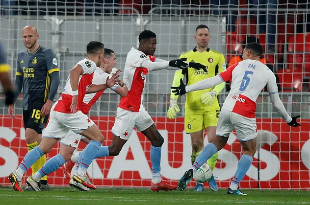 Fenerbahçe'nin rakibi Slavia Prag'da flaş gelişme! Kafilede yer almıyor