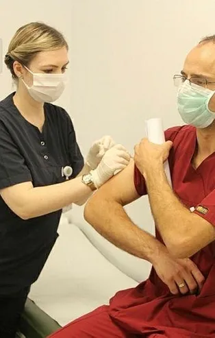 Koronavirüs aşısının ilk haftası başarılı geçti! Hiçbir yan etki yok