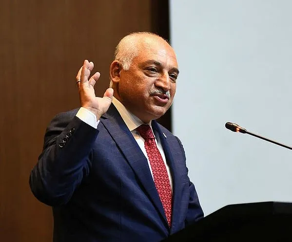 tff-baskani-mehmet-buyukeksi-yabanci-gazetecilerle-bir-araya-geldi-1661438332314.jpg TFF Başkanı Mehmet Büyükekşi, yabancı gazetecilerle bir araya geldi-7