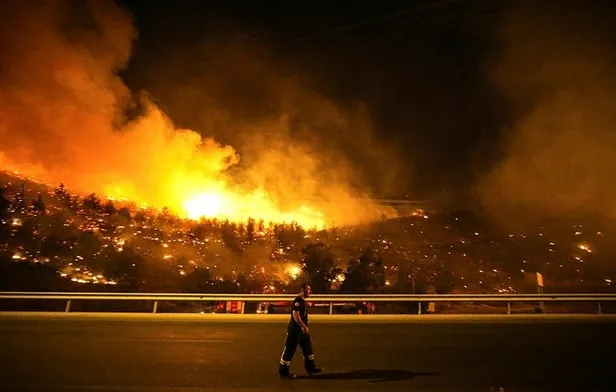 mersindeki-orman-yangininda-son-durum-alevler-karayoluna-ulasti-mudahale-11-ucak-29-helikopter-138-arazoz-15-d-1662590344743.jpg Mersin’deki orman yangınında son durum: Alevler karayoluna ulaştı, müdahale 11 uçak, 29 helikopter, 138 arazöz, 15 dozer, 850 personel ile devam ediyor-6