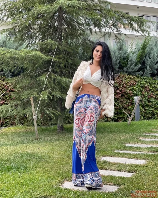 Berdan Mardini'nin eski eşine bakın! Fatoş Yelliler leopar desenli ip askılısıyla öpücük dağıttı! Frikik verince... - 5