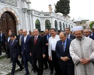Eyüp Sultan Türbesi dualarla açıldı