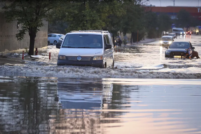 HAVA DURUMU | İzmir'den sonra bir uyarı da o 2 ile! Sel, su baskınına dikkat | La Nina geliyor-8