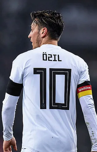 Alman bakandan Mesut Özil itirafı