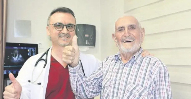 Ameliyatı riskli görülen 94 yaşındaki Mehmet Dede, hayata tutundu