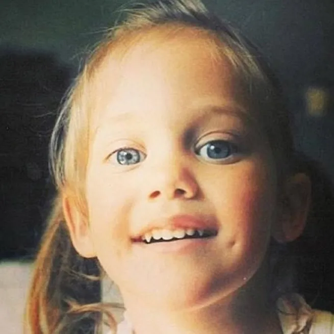 Onur Buldu’nun çocukluk fotoğrafını gören şaşkın: Ecem Erkek’e benzetildi - 22