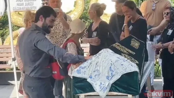 Akın Akınözü annesinin tabutu başında ağladı! Cenazede Tamer Karadağlı ve Hande Erçel yalnız bırakmadı! İşte duygu dolu o anlar - 6