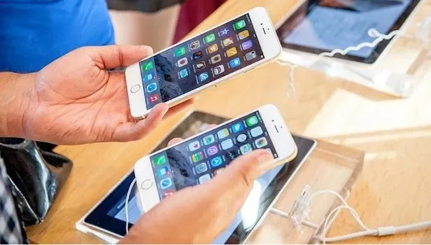 dezenformasyonla-mucadele-tbmmde-yasalasti-yalan-habere-gecit-yok-internet-editorlerine-basin-karti-sosyal-med-1665702844522.jpeg Dezenformasyonla mücadele TBMM'de yasalaştı! Yalan habere geçit yok, internet editörlerine basın kartı, sosyal medya...-15