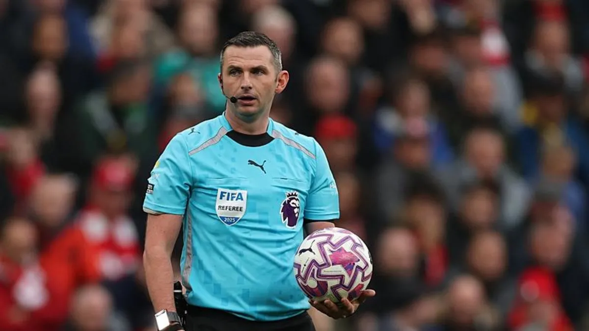 Galatasaray maçına Michael Oliver