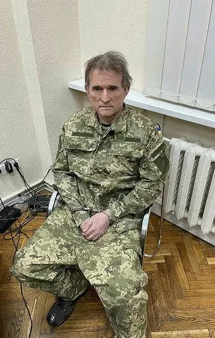 Rusya yanlısı Ukraynalı firari milletvekili Medvedchuk özel operasyonla yakalandı! Kızının vaftiz babası Putin...
