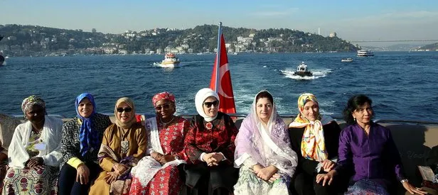 Emine Erdoğan, D-8 zirvesine gelen liderlerin eşlerini konuk etti
