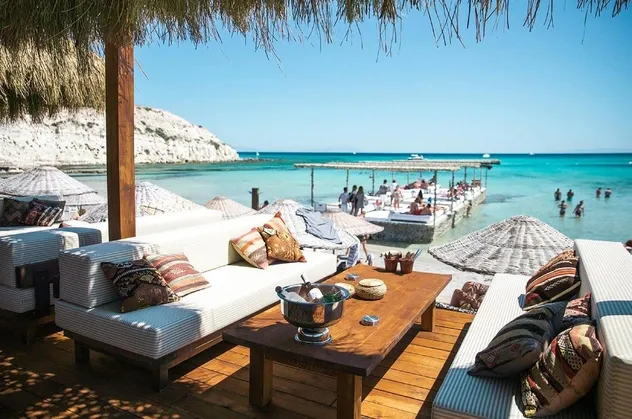Çeşme’deki mekanlar kazıkta sınır tanımadı! Hesabı görenler şaşırdı kaldı...