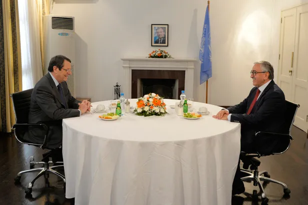 Son dakika haberi: KKTC Cumhurbaşkanı Akıncı ile GKYR Lideri Anastasiadis'in görüşmesi sona erdi-3