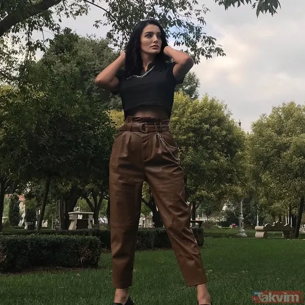 Aleyna Tilki ile Havva Öztel’den iddialı pozlar peş peşe geldi! Annesi süper mini elbisesi ile kızını solladı herkes onu konuştu - 5