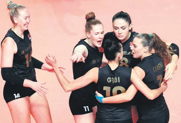 kadikoyde-derbi-gecesi-fenerbahce-ve-besiktas-kozlarini-paylasiyor-1639868337937.jpeg Kadıköy’de derbi gecesi! Fenerbahçe ve Beşiktaş kozlarını paylaşıyor-8