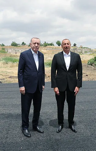Başkan Erdoğan ve Aliyev'in ortak faaliyetleri kitaplaştırıldı