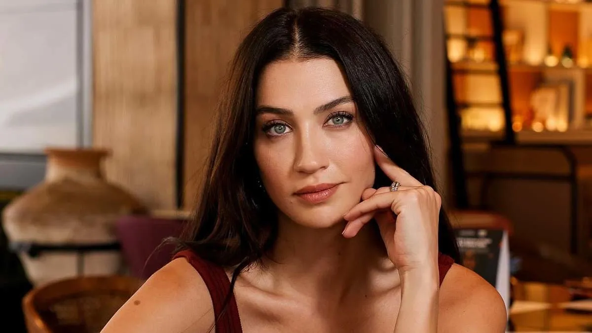 EDHO'nun Ömür'ü 43 oldu ama kimse yaşına inanamadı! Ceren Benderlioğlu’nun "Gören 23 sanır" dedirten doğum günü pozları
