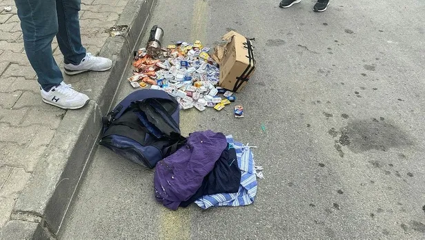 boluda-supheli-canta-alarmi-bomba-imha-ekibi-funyeyle-patlatti-1691583018581.jpeg Bolu'da şüpheli çanta alarmı! Bomba imha ekibi fünyeyle patlattı-3