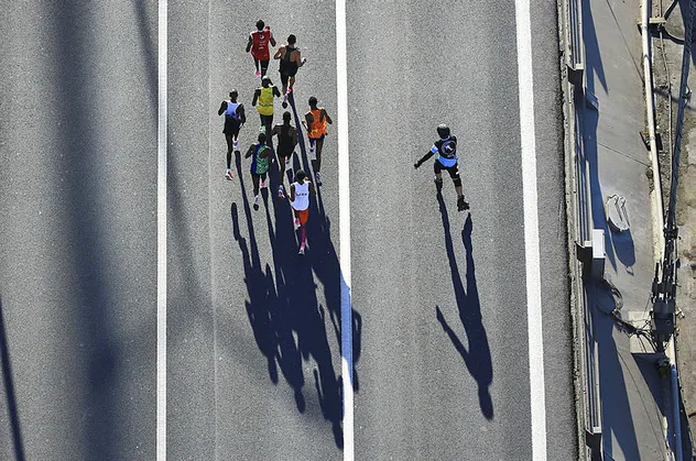 İstanbul Maratonu, koronavirüs tedbirleri gölgesinde start aldı