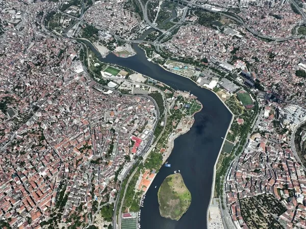 Haliç eski günlerine geri döndü! Vatandaşlar tedirgin: Haliç'ten çıkan çamuru Adalar'a döküyorlar-2