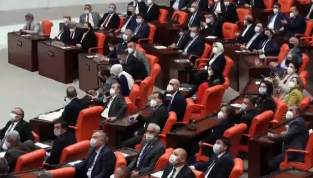 TBMM Genel Kurul salonuna giren güvercin tüm dikkatleri üzerine topladı