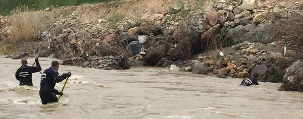 erzurumda-korkunc-kazada-arama-calismalari-6-gunde-ebe-busra-tosun-ve-anne-sevinc-bulut-oldu-baba-fevzi-bulut-1651580267518.jpg Erzurum'da korkunç kazada arama çalışmaları 6. günde! Ebe Büşra Tosun ve anne Sevinç Bulut öldü baba Fevzi Bulut kayıp-5