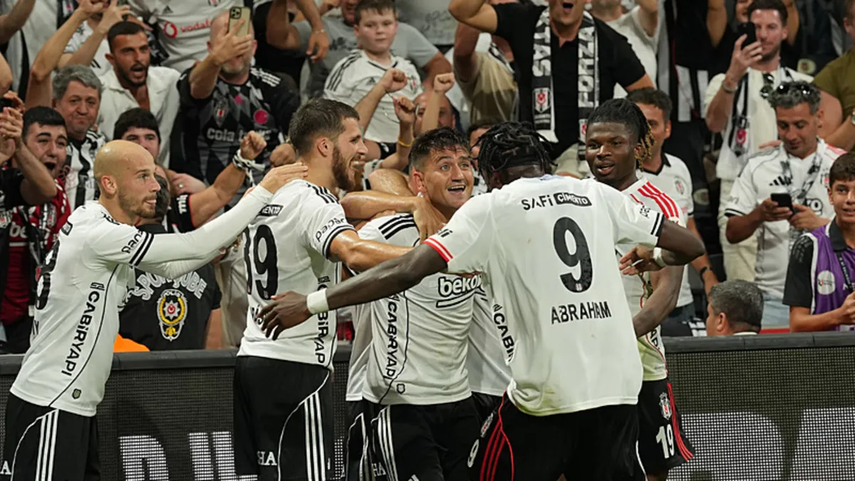 Beşiktaş'ın Başakşehir galibiyeti sonrası şok sözler! İki yıldız bitik