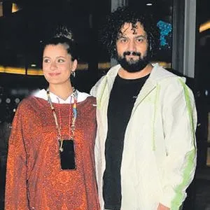 Çizmeleri çöpe Atiye!