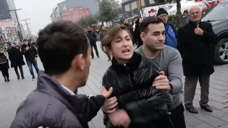 Son dakika: İşte CHP ve DEM'in PKK uzlaşısının eseri! Esenyurt'a 'Kürt bölgesi' dedi ortalık karıştı! PKK provokatörü gözaltında-6
