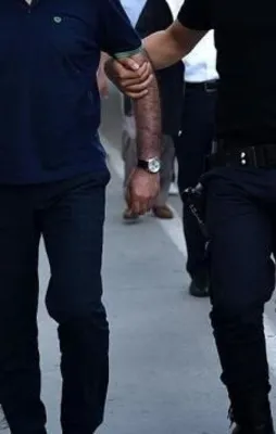 2 FETÖ'cü tatil yaparken yakalandı