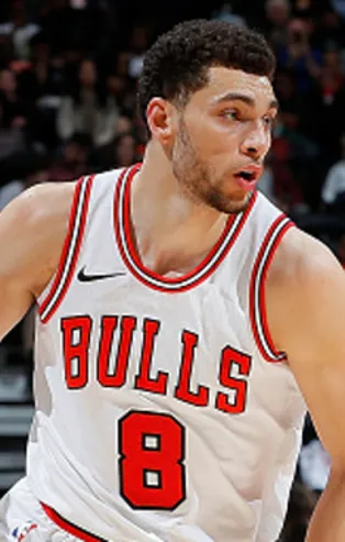 Chicago Bulls Zack LaVine'i takımda tuttu