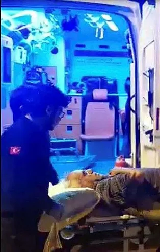 Son dakika: Yeşilova Belediye Başkanı Mümtaz Şenel ve eşi evlerinde silahlı saldırıda yaralandı! Bakanlıktan açıklama geldi