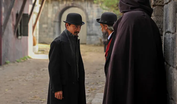 payitaht-abdulhamid-97-bolum-fragmani-yayinlandi-mi-abdulhamid-hamlelerini-planlanlamaya-basliyor-1573850947458.jpg Payitaht Abdülhamid 97. bölüm fragmanı yayınlandı mı? Abdülhamid hamlelerini planlanlamaya başlıyor!-3